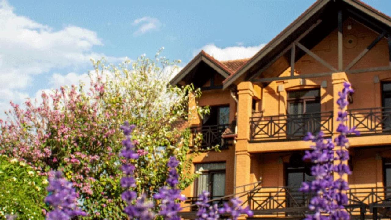 Radisson Hotel Tamboho Waterfront Ανταναναρίβο Εξωτερικό φωτογραφία