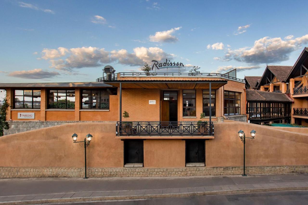 Radisson Hotel Tamboho Waterfront Ανταναναρίβο Εξωτερικό φωτογραφία