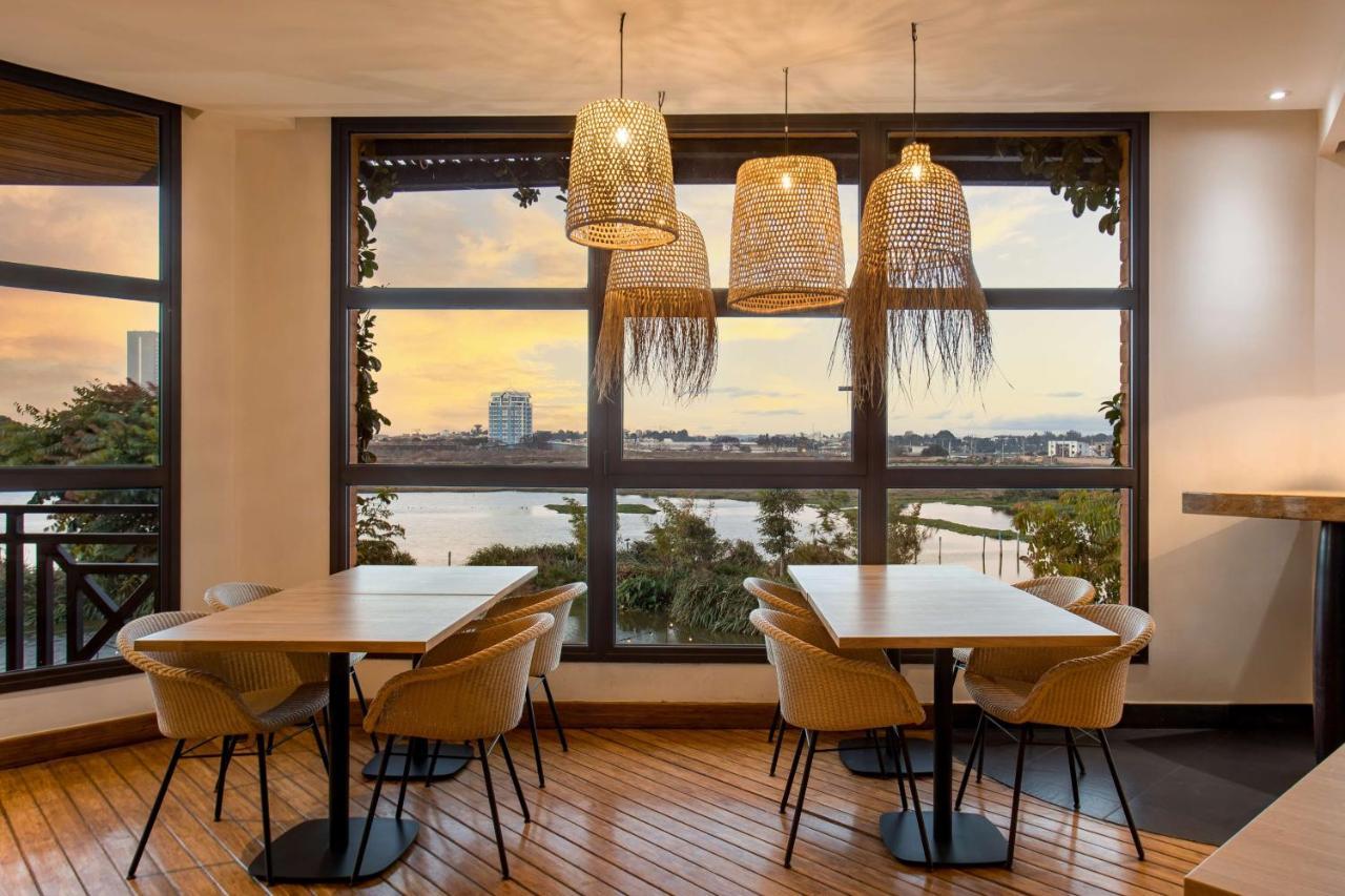 Radisson Hotel Tamboho Waterfront Ανταναναρίβο Εξωτερικό φωτογραφία