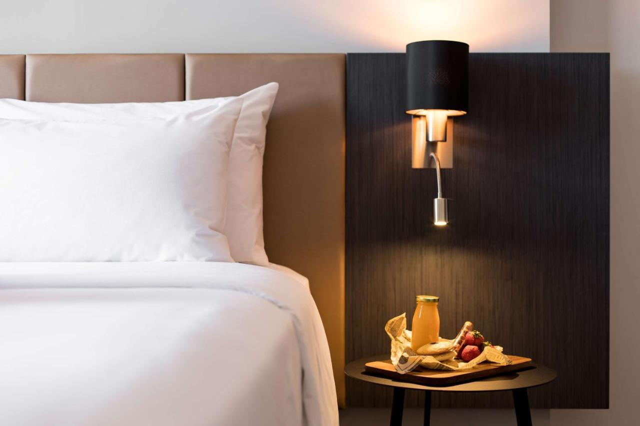 Radisson Hotel Tamboho Waterfront Ανταναναρίβο Εξωτερικό φωτογραφία