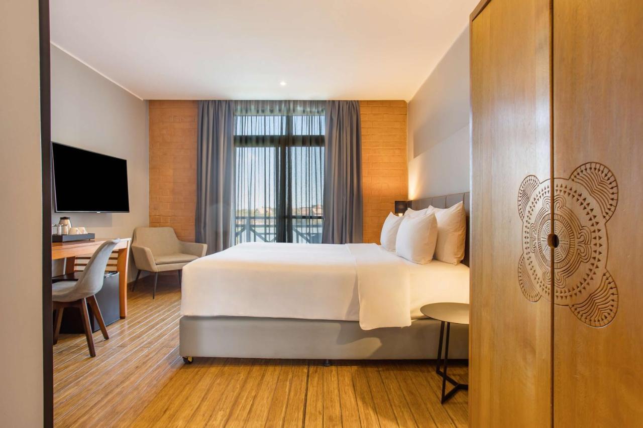 Radisson Hotel Tamboho Waterfront Ανταναναρίβο Εξωτερικό φωτογραφία