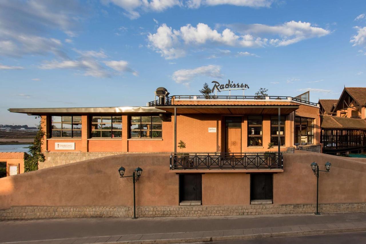 Radisson Hotel Tamboho Waterfront Ανταναναρίβο Εξωτερικό φωτογραφία
