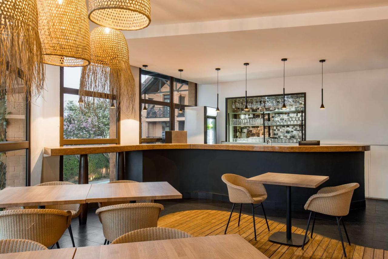 Radisson Hotel Tamboho Waterfront Ανταναναρίβο Εξωτερικό φωτογραφία