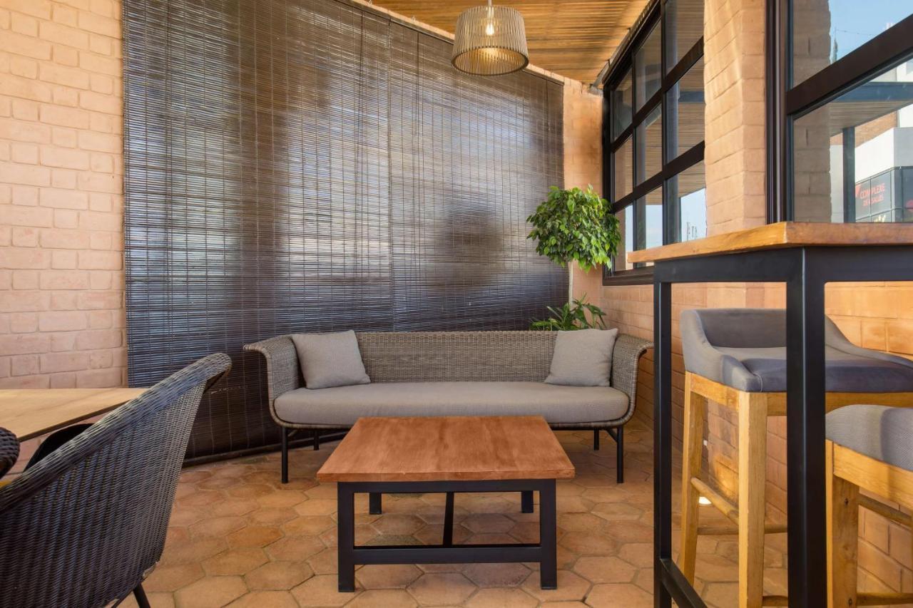 Radisson Hotel Tamboho Waterfront Ανταναναρίβο Εξωτερικό φωτογραφία