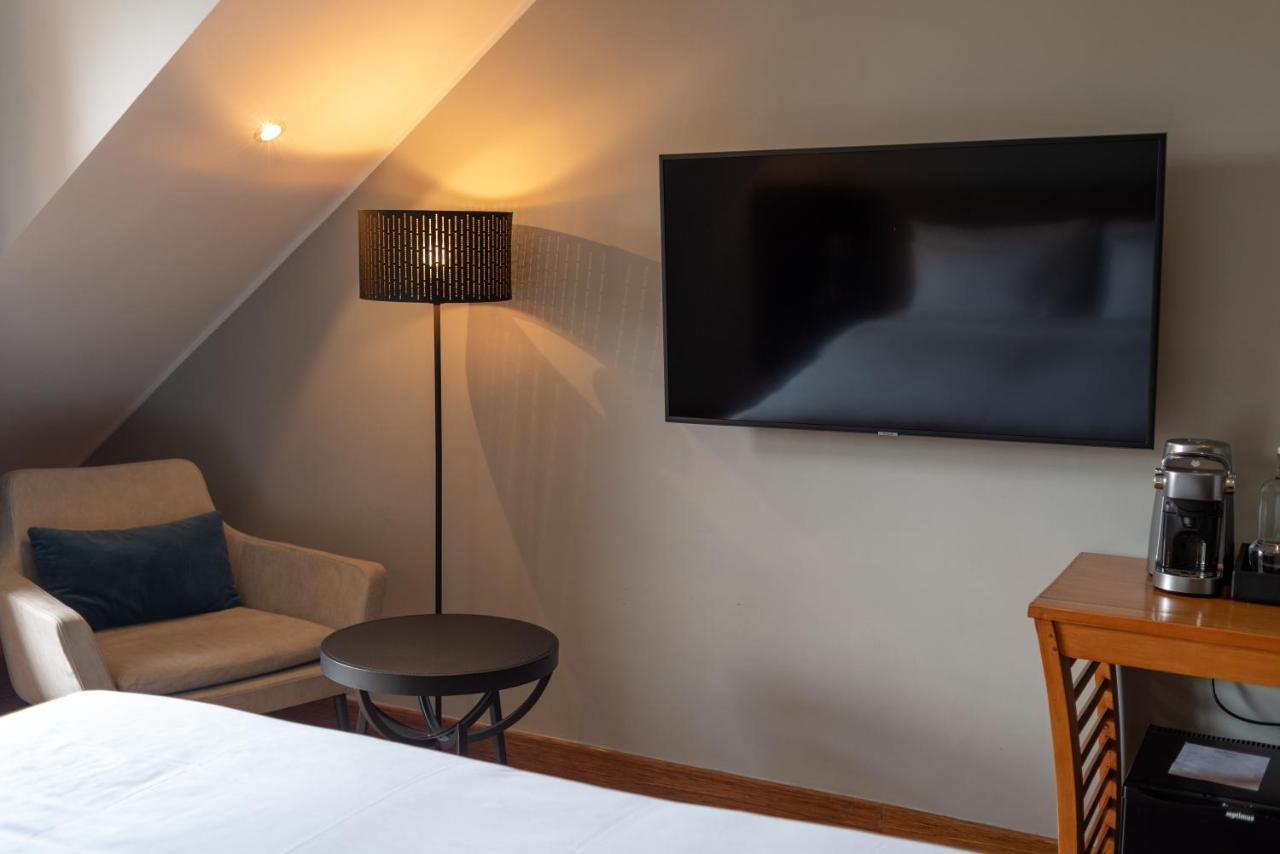 Radisson Hotel Tamboho Waterfront Ανταναναρίβο Εξωτερικό φωτογραφία