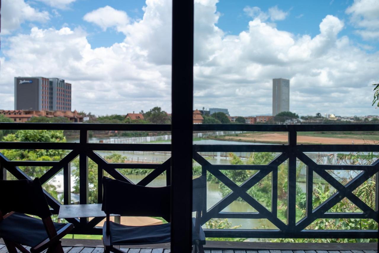 Radisson Hotel Tamboho Waterfront Ανταναναρίβο Εξωτερικό φωτογραφία